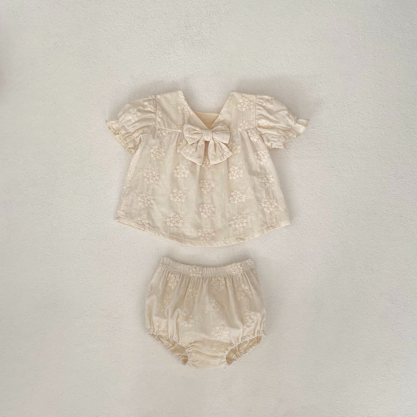 ▲23183-2024夏款ins嬰幼兒0-3歲女寶寶刺繡燈籠短袖上衣+三角短褲2件套裝